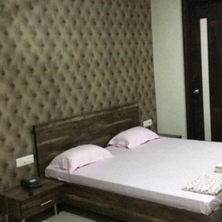 Hôtel De Agya Paradise à Ludhiana Extérieur photo